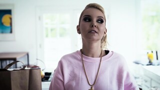 Teen Stepdaughter & MILF Stepmom Take Turns on Derrick Pierce's Cock - страстные шлюхи в HD BIGWHORE.COM