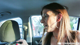 Driver Gets Lucky With Busty MILF Sara Jay - страстные шлюхи в HD BIGWHORE.COM