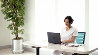 Natural Tit Babe Mona Azar Sucks and Fucks in Hardcore Interracial Scene - страстные шлюхи в HD BIGWHORE.COM
