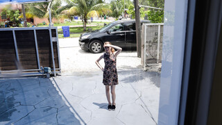 Petite babe Kristy May gets drilled in car trouble - новинки порно на BIGWHORE.COM
