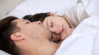 Teen Brunette Loves Deep Throat and Cumshot Action - страстные шлюхи в HD BIGWHORE.COM