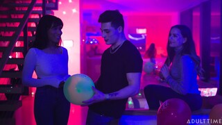 Brunette Aften Opal Sucks and Fucks for Cum on Pussy - страстные шлюхи в HD BIGWHORE.COM