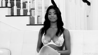 BTS: Ebony Star Nia Nacci Goes Wild - страстные шлюхи в HD BIGWHORE.COM