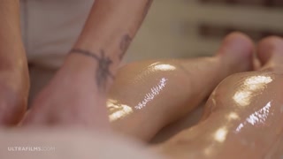 Young & Beautiful Elizabeth T Sucks Dick POV - страстные шлюхи в HD BIGWHORE.COM