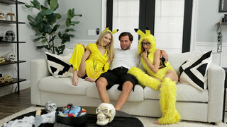 Halloween Threesome With Blonde & Brunette Step Sisters - страстные шлюхи в HD BIGWHORE.COM