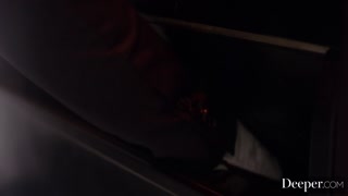 Manuel Ferrara Pounds Scarlit Scandal in Standing Doggystyle - новинки порно на BIGWHORE.COM