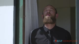 Stepdad Fucks Naughty Teen Penelope Woods After Catching Him - страстные шлюхи в HD BIGWHORE.COM