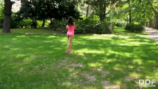 Vicky Love - Horny MILF Born to Fuck Outdoors - страстные шлюхи в HD BIGWHORE.COM