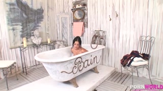 Jasmine Black’s Bubble Bath Leads to POV Anal Sex - страстные шлюхи в HD BIGWHORE.COM
