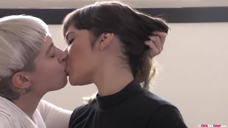 Blake Wilde Tousles with Tattooed Lesbian Steel - страстные шлюхи в HD BIGWHORE.COM