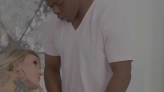 Interracial MILF Charley Hart Earns Rent with Wild Sex - страстные шлюхи в HD BIGWHORE.COM