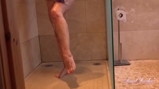 Naughty Blonde Louise – Shower Masturbation with Big Tits - страстные шлюхи в HD BIGWHORE.COM