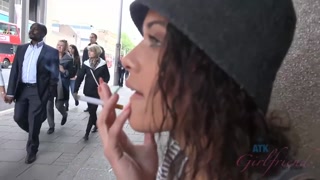 Smoking Hot GF Gives Fast BJ in POV - Holly Hendrix - страстные шлюхи в HD BIGWHORE.COM