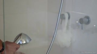 Max Washes Away the Heat - страстные шлюхи в HD BIGWHORE.COM