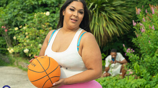 Curvy Neighbor Zozo Nicoco Rides Big Black Dick After Basketball Peeping - страстные шлюхи в HD BIGWHORE.COM