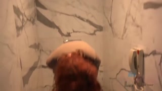 Emma Evins takes care of her man with a wet tub blowjob - страстные шлюхи в HD BIGWHORE.COM