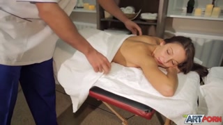Nensi B Medina's Hot Russian Massage with Foxy Di - страстные шлюхи в HD BIGWHORE.COM