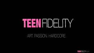 Young Teen Daydream Daisy Craves Ryan’s Hardcore Cock Like a Dream - страстные шлюхи в HD BIGWHORE.COM