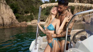 Spanish Beach Blowout with Blonde Bombshells - страстные шлюхи в HD BIGWHORE.COM