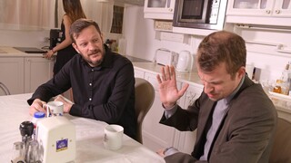 Roxy Lips and Husband's Friend Get Down and Dirty in Bathroom - страстные шлюхи в HD BIGWHORE.COM