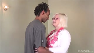 Chubby Blonde Granny Takes Massive Black Cock - страстные шлюхи в HD BIGWHORE.COM