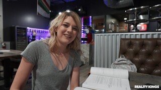 Pizza, Piercing, and a Deepthroat Session - страстные шлюхи в HD BIGWHORE.COM