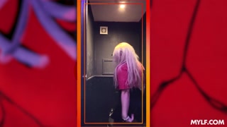 Sam Bourne Watches as Blonde MILF Gives a Blowjob - страстные шлюхи в HD BIGWHORE.COM