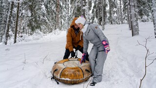 Perky Boobs Girl Wants to Get Warm - страстные шлюхи в HD BIGWHORE.COM