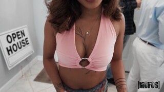 Open Blouse, Open Legs with Katty Rich - страстные шлюхи в HD BIGWHORE.COM