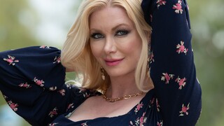 Open House Sex – Brunette & Blonde Masturbate & Kiss in Stockings - страстные шлюхи в HD BIGWHORE.COM