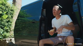 Big Ass Blonde Chloe Savage Takes it from Danny D - новинки порно на BIGWHORE.COM