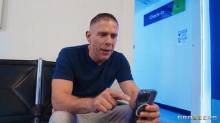 Cocks and Cum at Airport Security - страстные шлюхи в HD BIGWHORE.COM