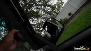 Car Sex: Doggystyle and Pussy Licking - страстные шлюхи в HD BIGWHORE.COM