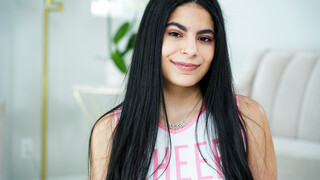 Hot Latina Gets Surprise Locker Room BJ from Vince Karter - страстные шлюхи в HD BIGWHORE.COM