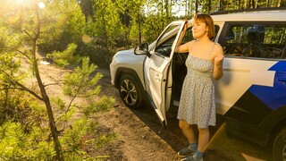 Babe Iris Murai's Car Broke Down - страстные шлюхи в HD BIGWHORE.COM