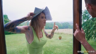 Cowgirl Ivy Rides Big Dick - страстные шлюхи в HD BIGWHORE.COM