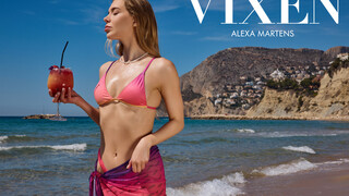 Alexa Martens' Hot Debut: Blonde, Babe, and Bare - страстные шлюхи в HD BIGWHORE.COM