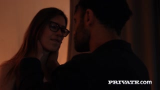 European Bombshell Mia de Vil's Finger Fun - страстные шлюхи в HD BIGWHORE.COM