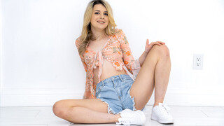 Step Uncle's Kinky Fixation: Dez's Bra and Panties - страстные шлюхи в HD BIGWHORE.COM