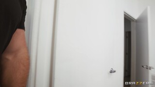 Megan's Tattooed Body Takes JMac's Load - страстные шлюхи в HD BIGWHORE.COM