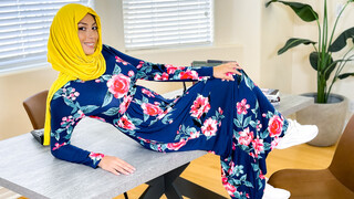 Blowjob and Squirt: Hijab Girl's Attitude Gets Her Wet - страстные шлюхи в HD BIGWHORE.COM