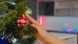 Strawberry's First DAP: A Christmas Blowjob & Anal Extravaganza - страстные шлюхи в HD BIGWHORE.COM