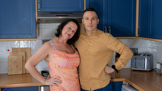 Big Tits Stepmom Eva Jayne Enjoys a Facial Cum from Me - новинки порно на BIGWHORE.COM