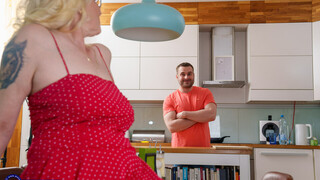 Celeste Sucks Toms XXXL's Big Fat Cock - новинки порно на BIGWHORE.COM