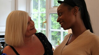 Shaved Pussies and Sex Toys with Lacey Starr and Lola Marie - страстные шлюхи в HD BIGWHORE.COM