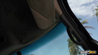 Shaved Pussy Gets Pounded on Bus - новинки порно на BIGWHORE.COM