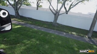 Brunette Scarlett Sucks a Big Dick - страстные шлюхи в HD BIGWHORE.COM