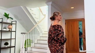 Blonde Bombshell Angie Faith's Delivery Dare - новинки порно на BIGWHORE.COM