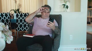 Keiran Lee Fucks Bambi Barton at the Door - страстные шлюхи в HD BIGWHORE.COM