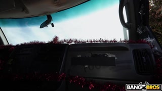 Cowgirl on Santa's Lap - страстные шлюхи в HD BIGWHORE.COM